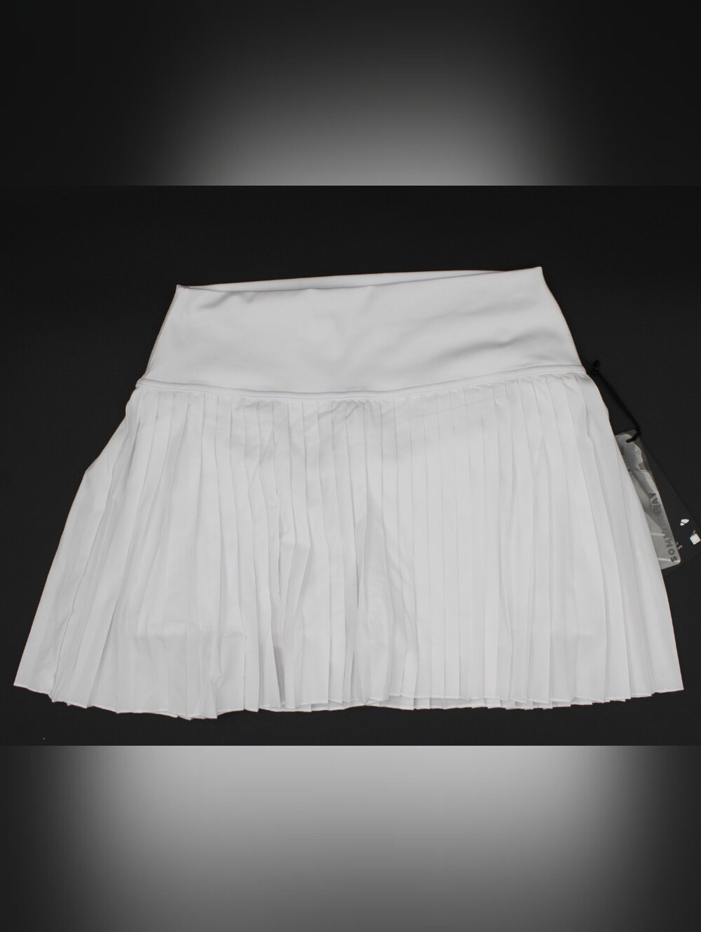 NWT Sommer Ray Pleated Skirt with Built-In Shorts – Medium